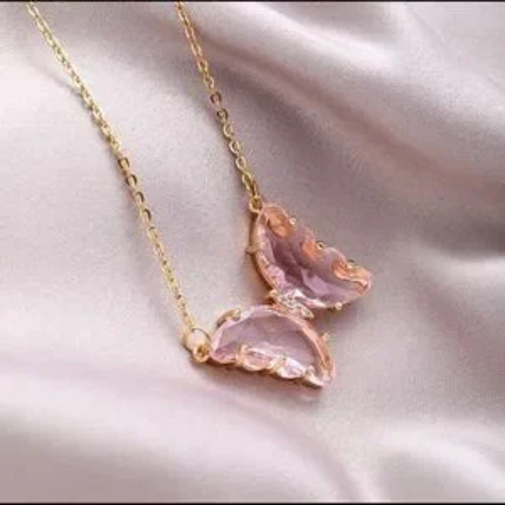 Butterfly?Pendant Necklace?Gold